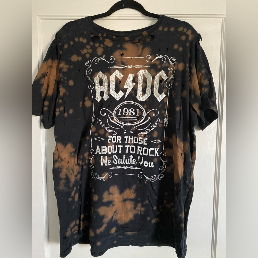 ⚡️ AC/DC bleached distressed licensed graphic tee